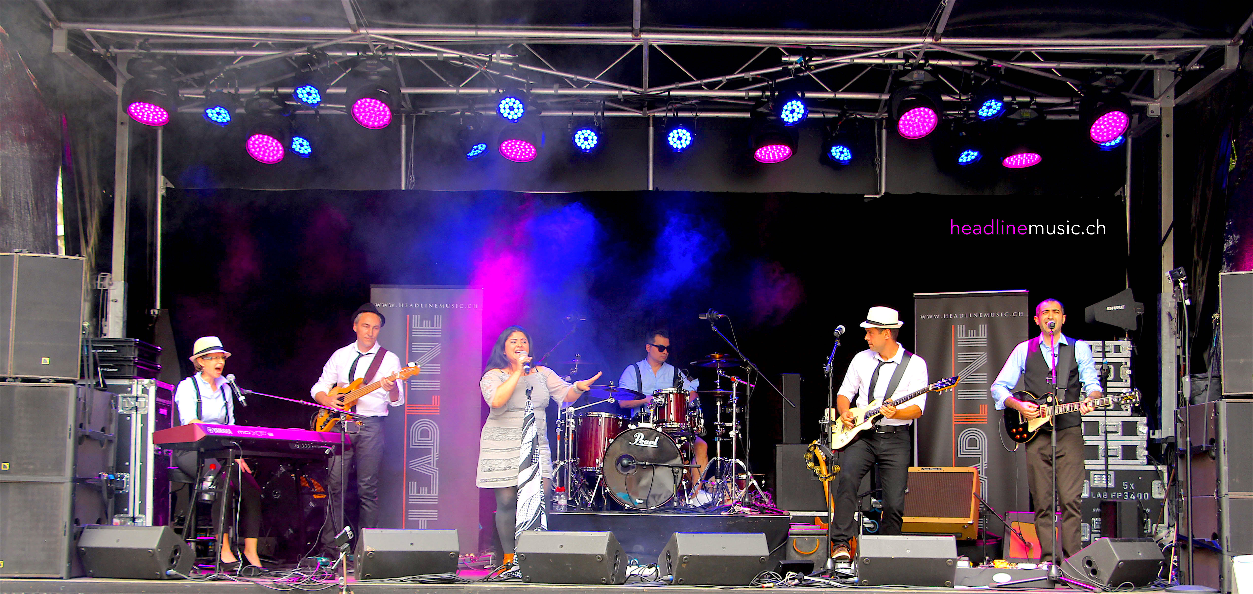 VIVIEN AND THE HEADLINE — photo 5