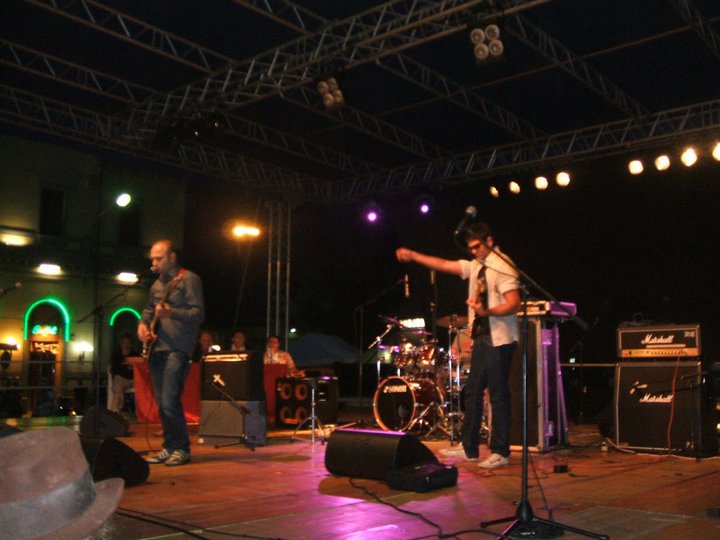 Dj and musician ,guitar player n singer — photo 3
