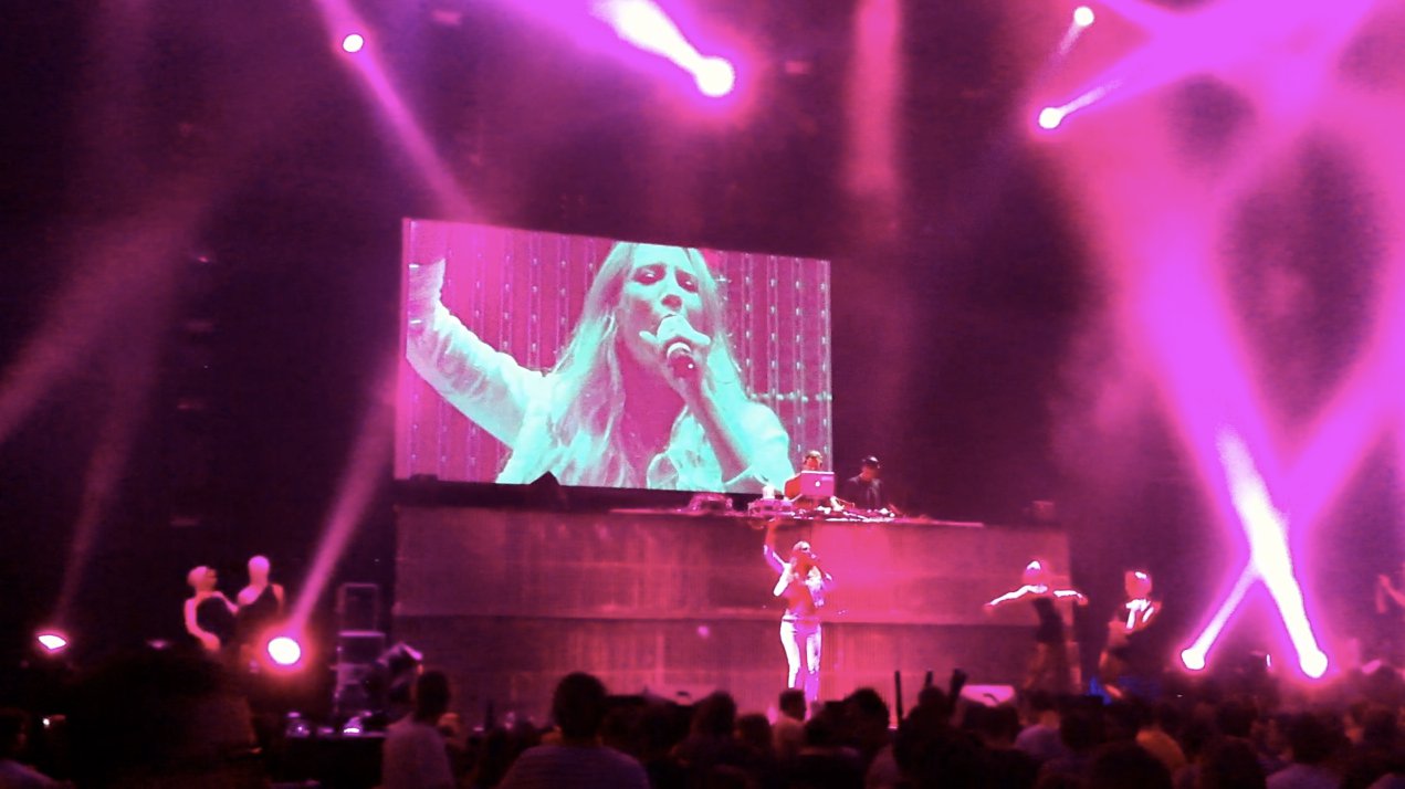 Natalyah (Caribbean Show) with dancer, dj or band — photo 3
