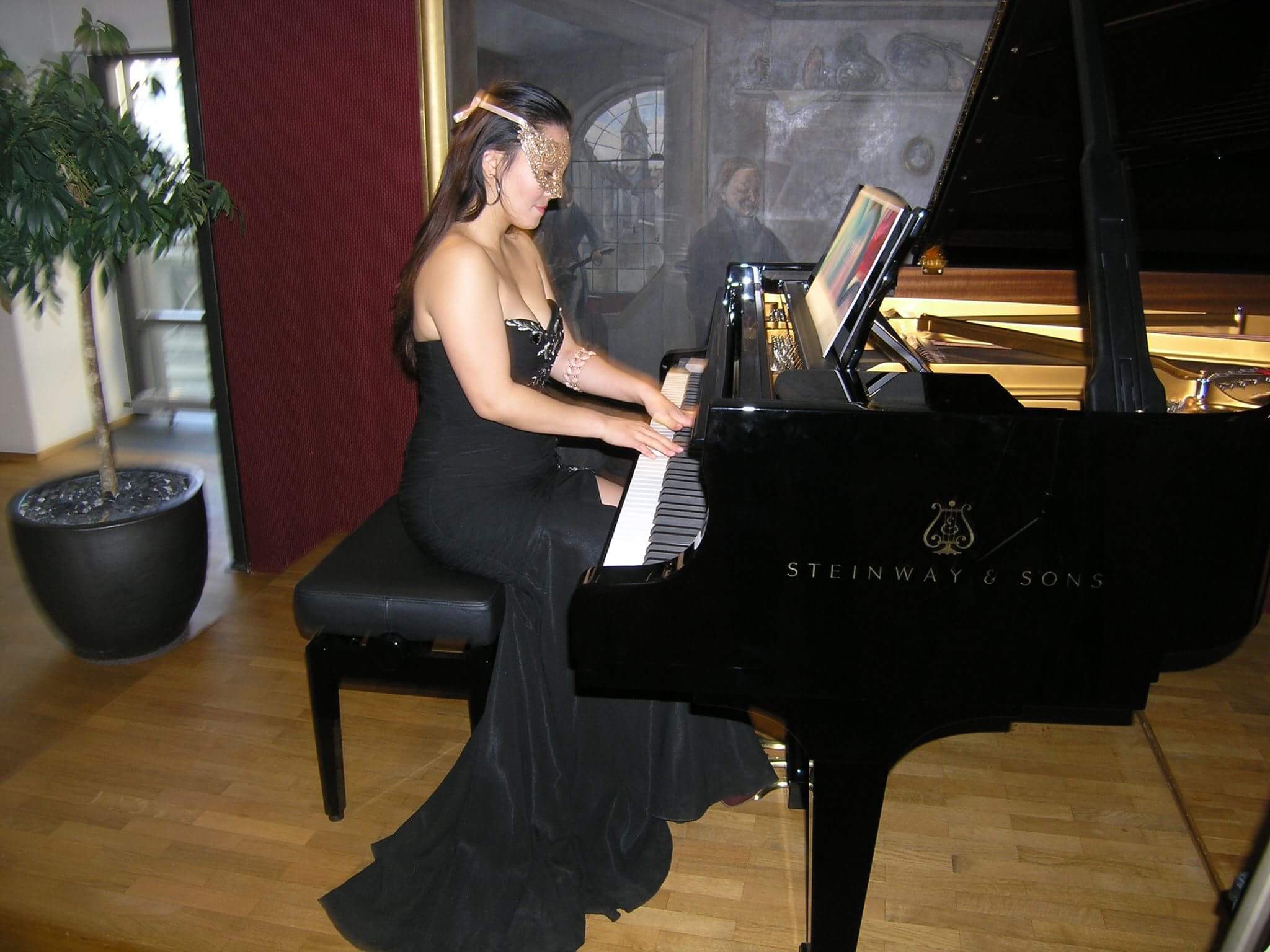 Elva Bai — photo 8