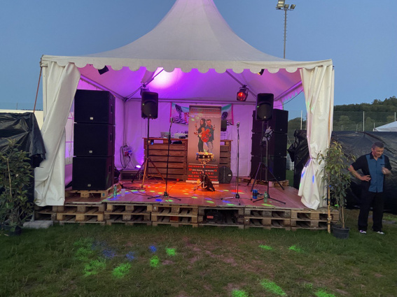 Mr. &amp;amp; Mrs. Baby - On Stage on Fire — photo 10