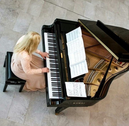 Piano music played by Ellen Fischerova — photo 5