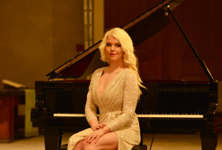 Piano music played by Ellen Fischerova