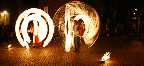 mittelalterliche Feuershow, moderne Feuershow, Halloween Feuershow — photo 3