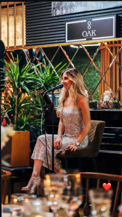 Victoria July live singer — photo 2