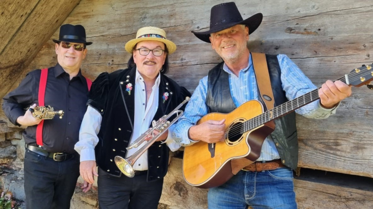 Fredys Evergreen Trio — photo 14